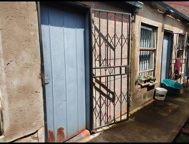 7 BEDROOM HOUSE FOR SALE IN NELLMAPIUS EXT 4